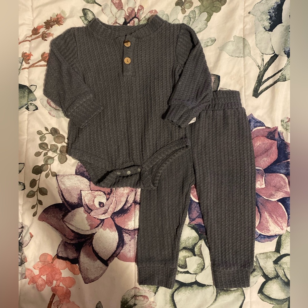 Shein Unisex Baby 9-12 Month Gray 2pc Matching Set - Long Sleeve Bodysuit, Pants